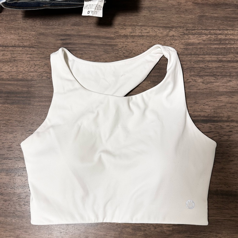 Crop sports top by Astoria sportswear size medium - Picture 3 of 4
